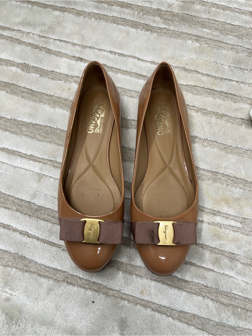 Salvatore Ferragamo Tan Patent Leather Vara Bow Flats